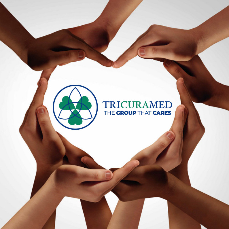 tricuramed-kontaktseite-haende-mit-logo